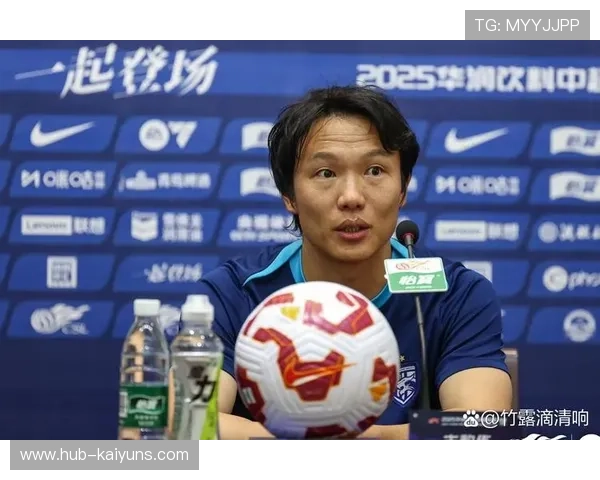 武汉三镇新赛季补强，邓卓翔积极筹划阵容调整