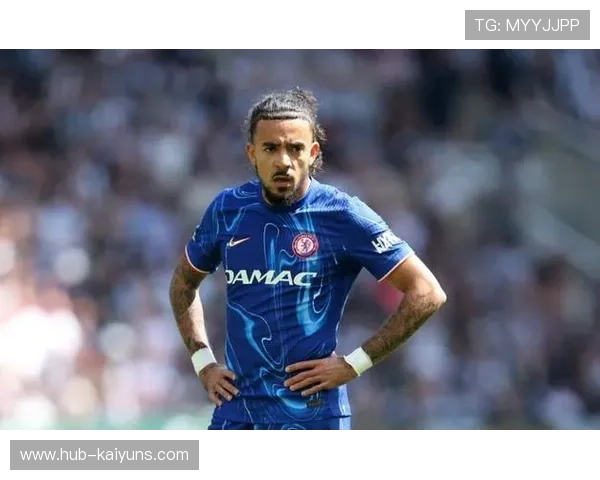 切尔西古斯托绕过防守后下底传中造成破门：战术解码与现场再现